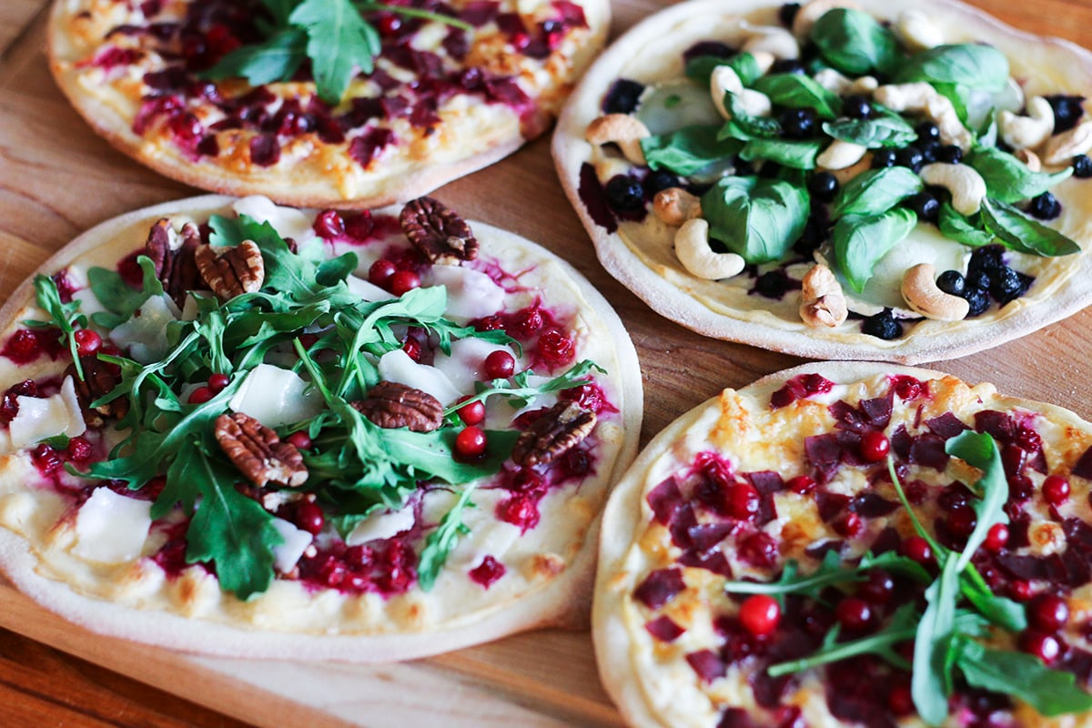 Puolukka-parmesaanipizzat