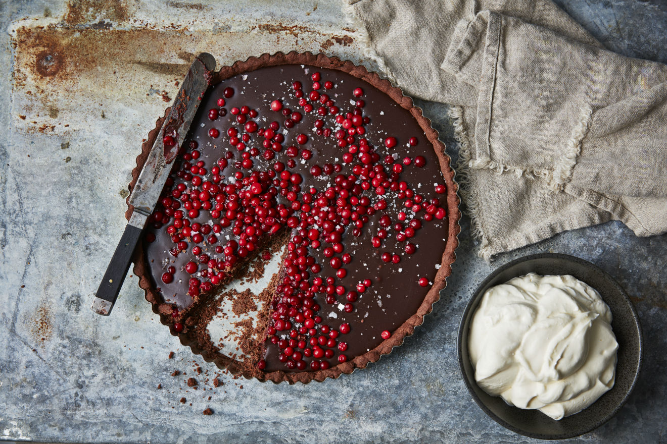 Lingon- och chokladkolapaj med flingsalt