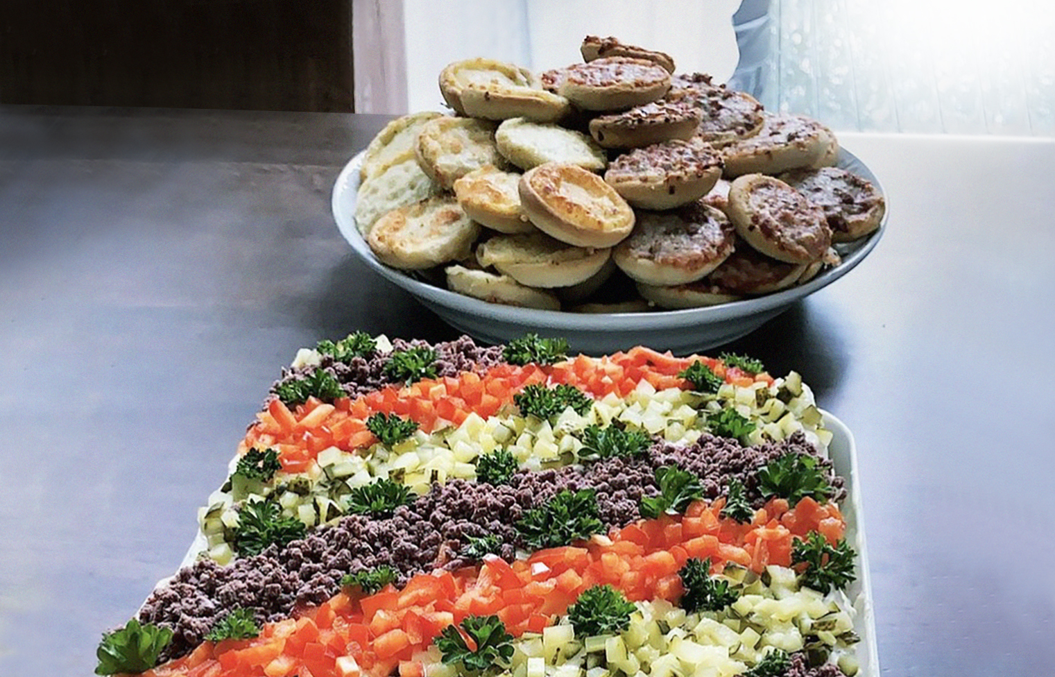 Mervin-voileipäkakku